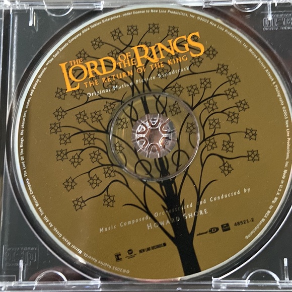 2 Lord or the Rings soundtrack CDs - Picture 5 of 9
